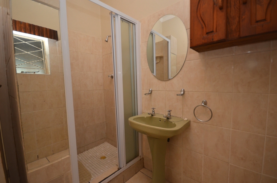 To Let 4 Bedroom Property for Rent in Berea Eastern Cape